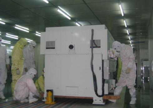 無塵精密設備搬運現場